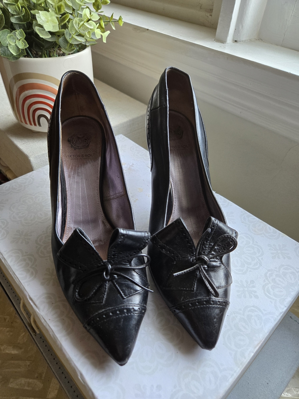 Vionic Black Pointed Toe Bow Pumps-made In Italy-victor And Rolf